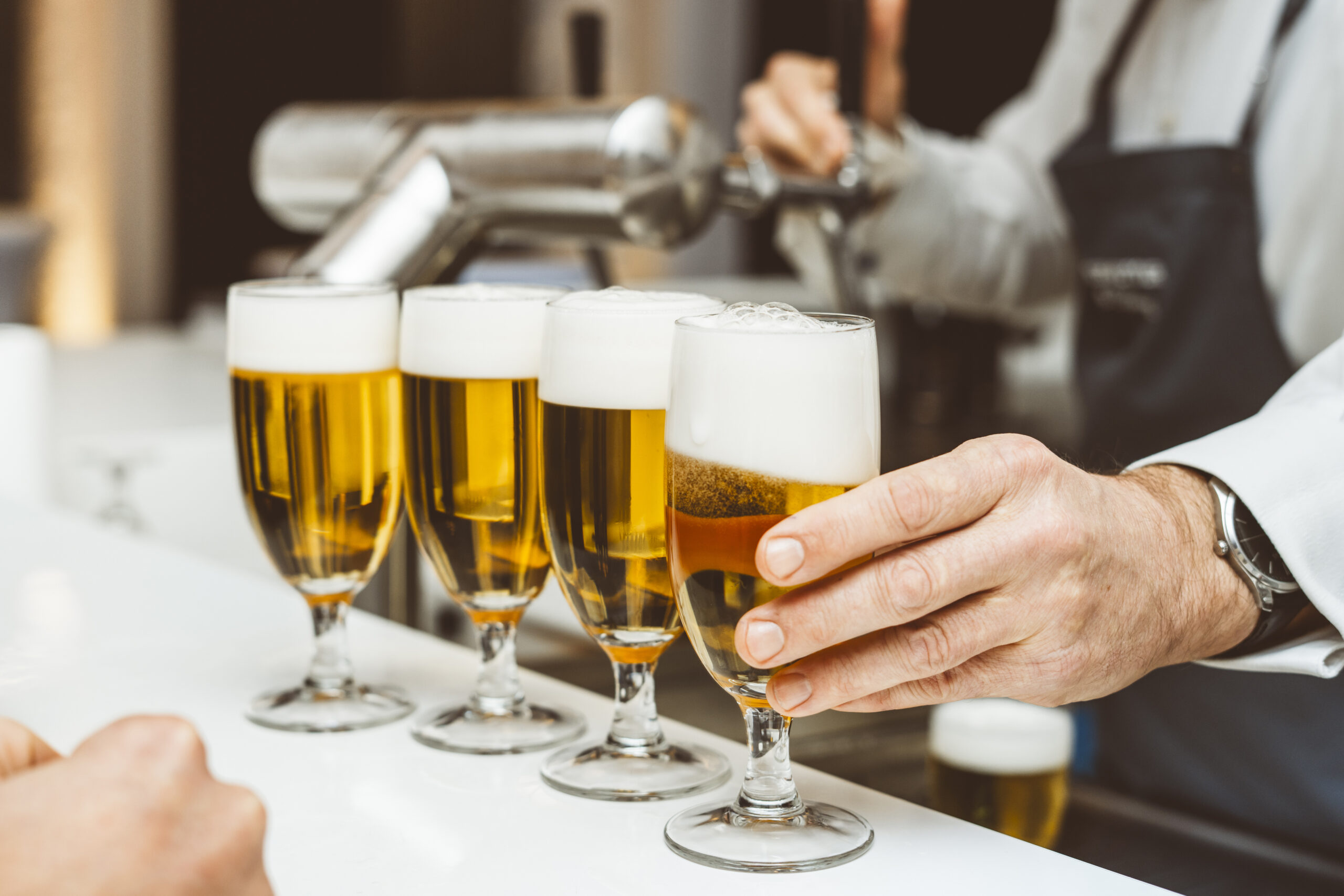Mehrere Biere stehen zum Verzehr bereit | Event Catering von Kaiserwetter